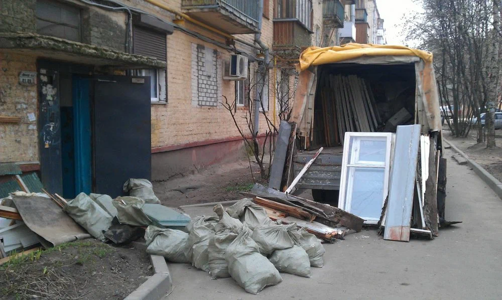 Вывоз мусора после ремонта в Михайловке от ПроМусор — цены от 4575 руб., быстро и недорого