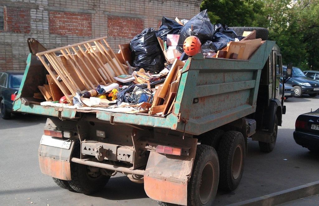 Вывоз мусора из магазина в Михайловке от ПроМусор: услуги, цена от 1779 руб., утилизация отходов