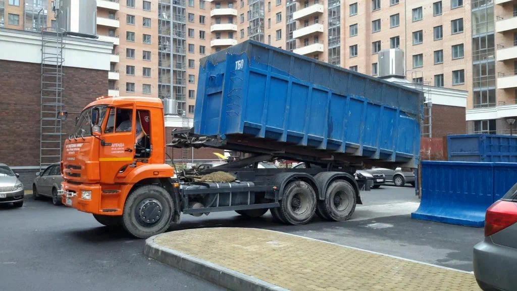 Аренда пухто для вывоза строительного и бытового мусора в Михайловке в октябре