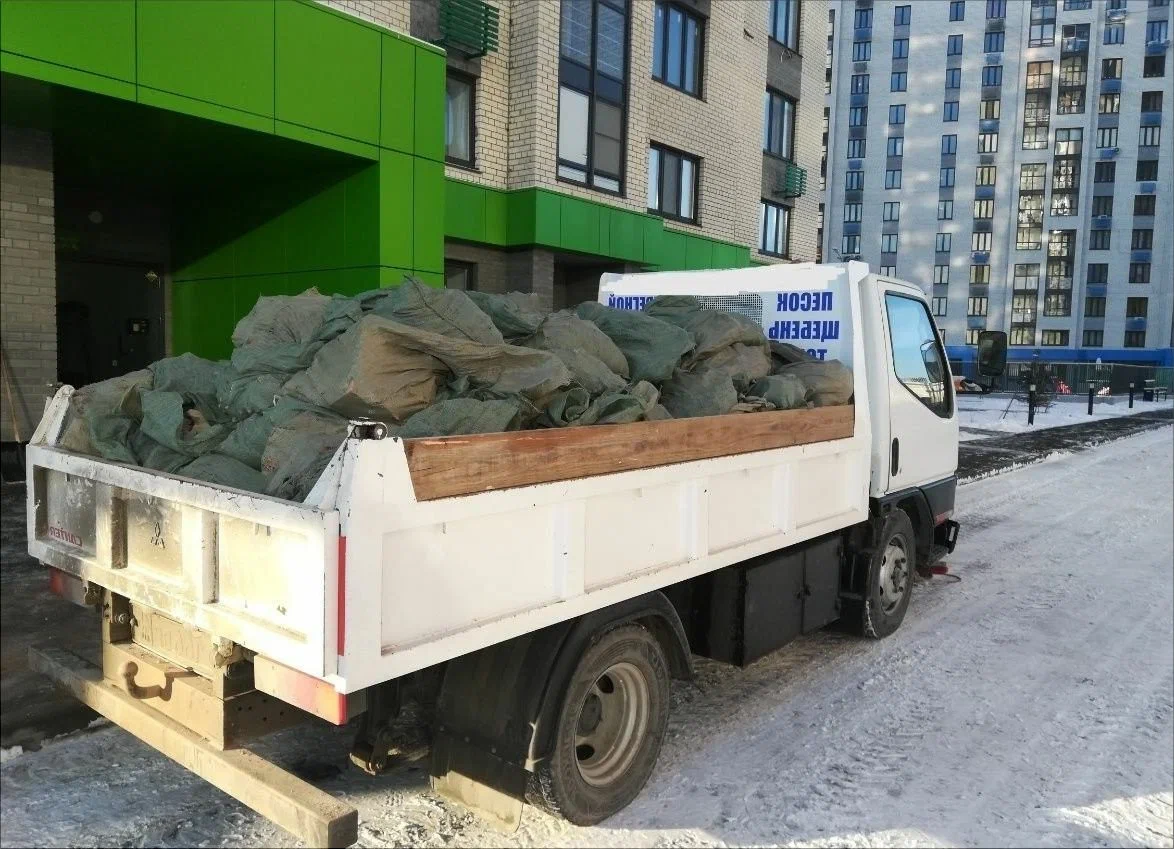 Вывоз мусора грузовым фургоном 3 тонны в Михайловке — цена от 1373 руб., ПроМусор