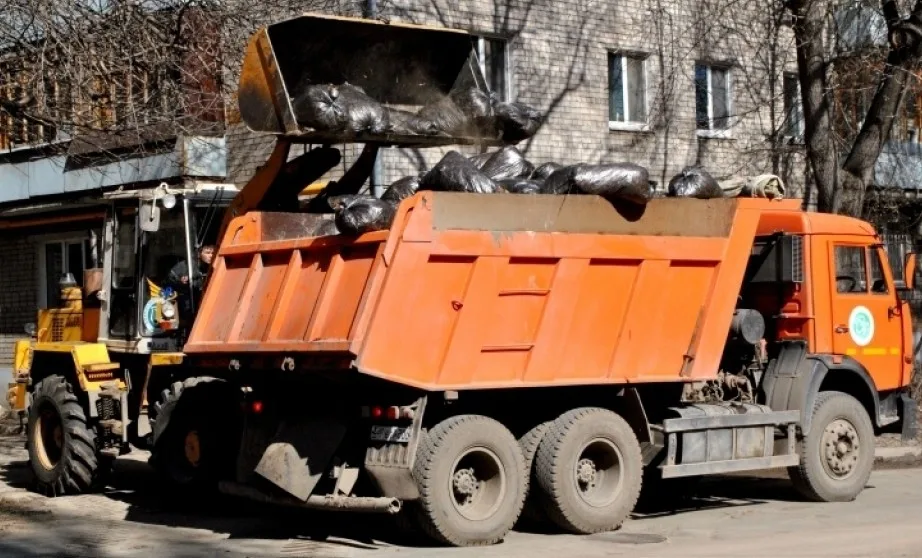 Вывоз мусора грузовым фургоном 5 тонн в Михайловке – ПроМусор, аренда, цена от 1576 руб