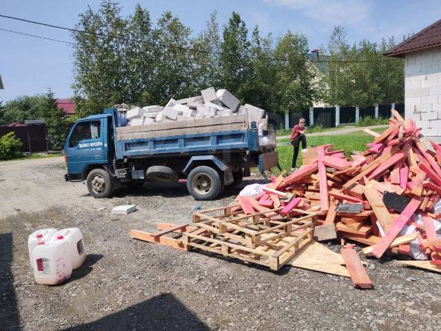 Вывоз мусора с чердака в Михайловке в октябре