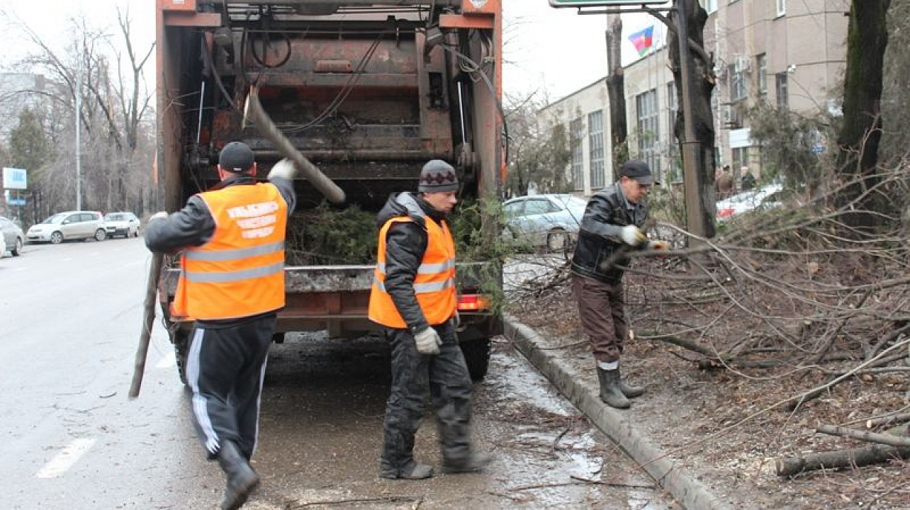 Уборка после стихийного бедствия в Михайловке от 2898 руб