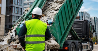 Вывоз строительного мусора в Михайловке: услуги лицензированной компании — ПроМусор